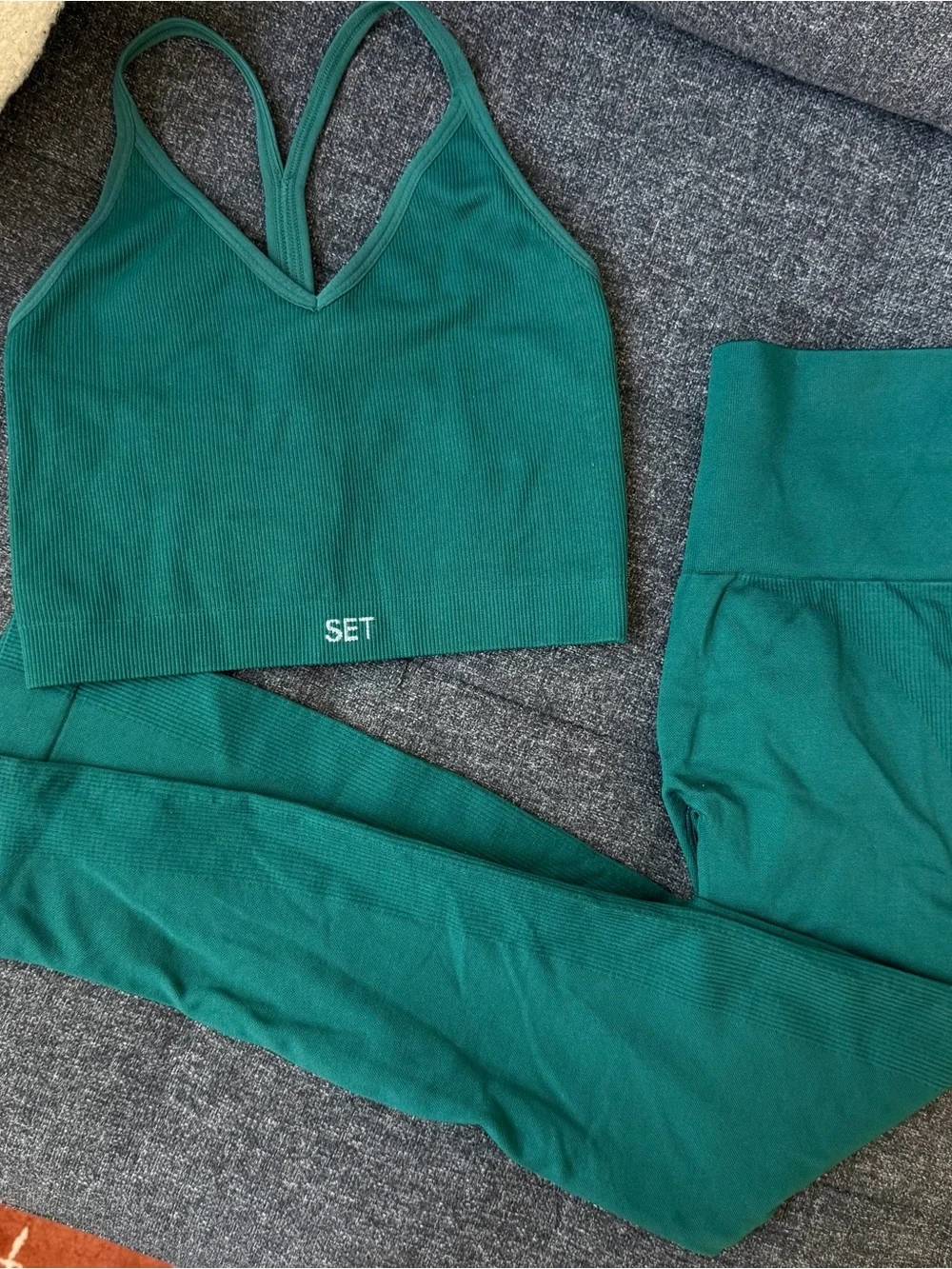 Set Active Matching Green Workout set - Size S - Brand New!